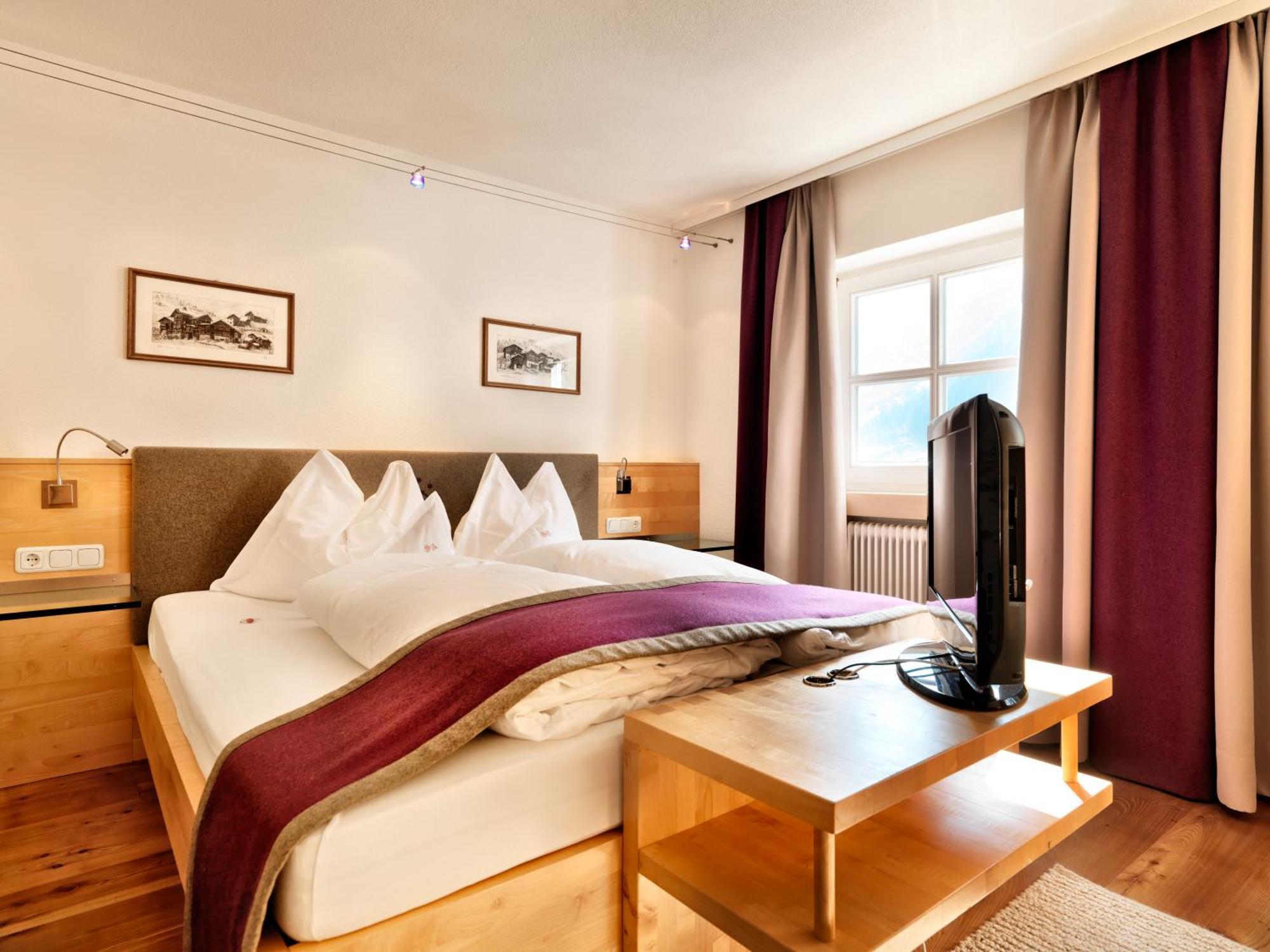Hotel Goldener Adler - Im Sommer Silvretta Card Premium Inkludiert Ischgl Luaran gambar
